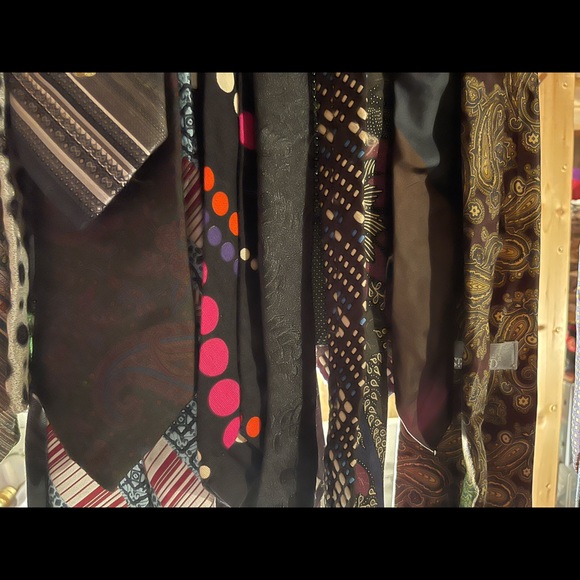 Vintage Ties: Two for $6, freshly laundered and ironed, in excellent condition! - Picture 4 of 8